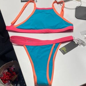 NWT size M medium One One halter neck high leg bikini set